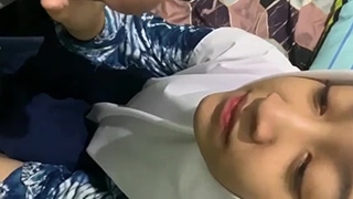 Husna Pelajar Viral Sepong Hijab